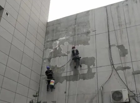 水城楼顶漏水维修公司分享下水城外墙防水的注意事项